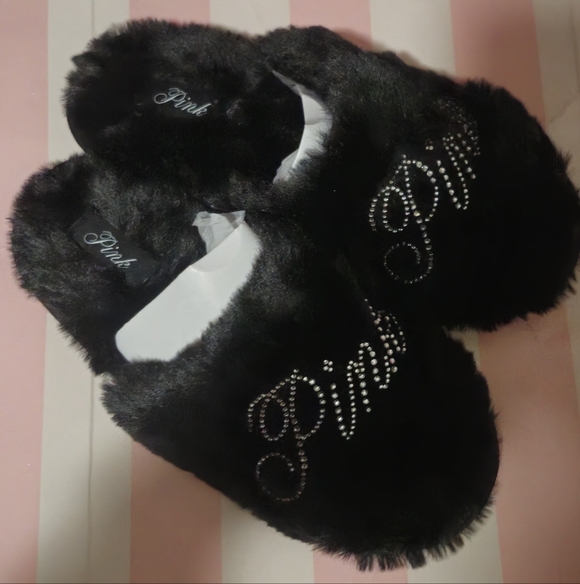 PINK Victoria's Secret Shoes - Victoria's Secret PINK Faux Fur Slipper Size Large NWT